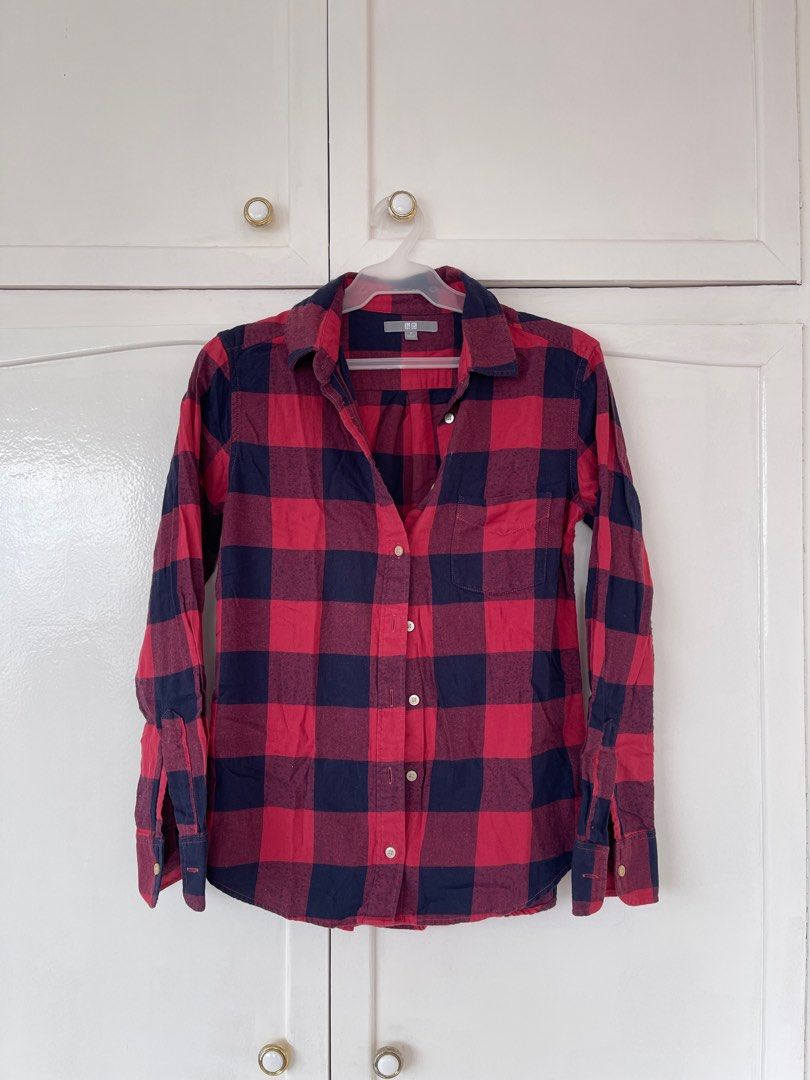 UNIQLO flannel plaid shirt (Category: Others Tops) located in Tanay. Submitted by __muted (Listing ID 1236308152, Image 1). Description: Rarely worn. Just needs ironing..