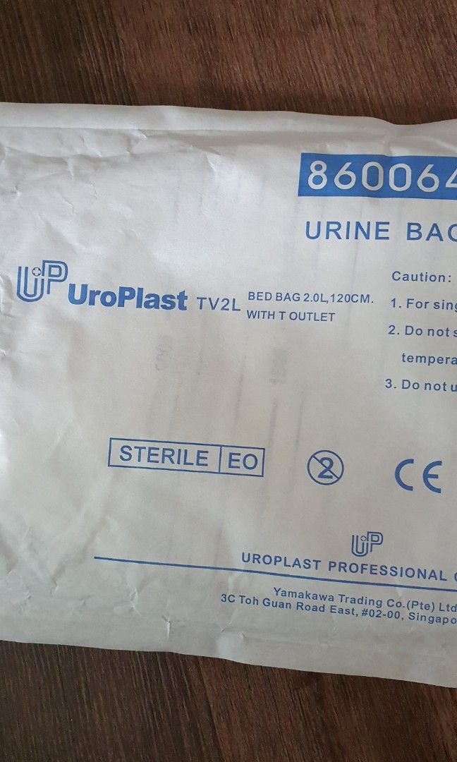 UroPlast Urine bag 2.0L, Health & Nutrition, Medical Supplies & Tools ...