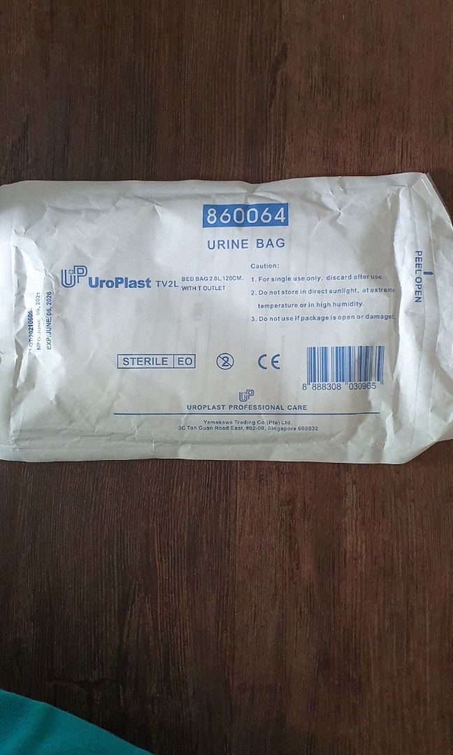 UroPlast Urine bag 2.0L, Health & Nutrition, Medical Supplies & Tools ...