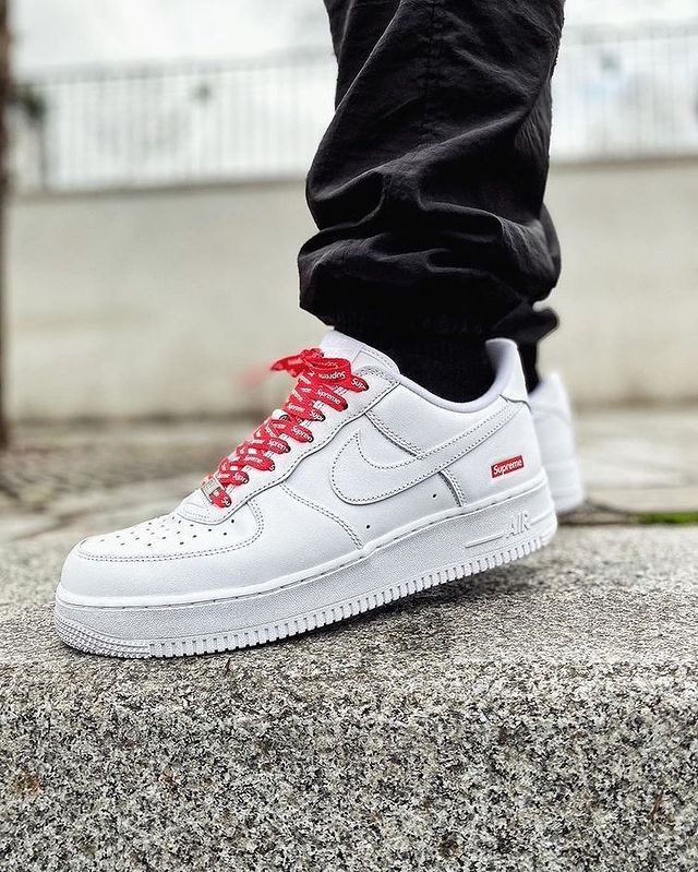 Nike Air Force 1 Low Supreme White 9