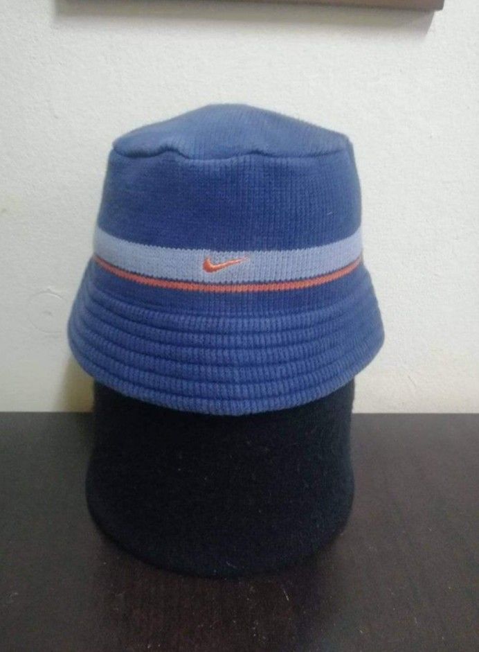 Nike rainbow bucket hat top