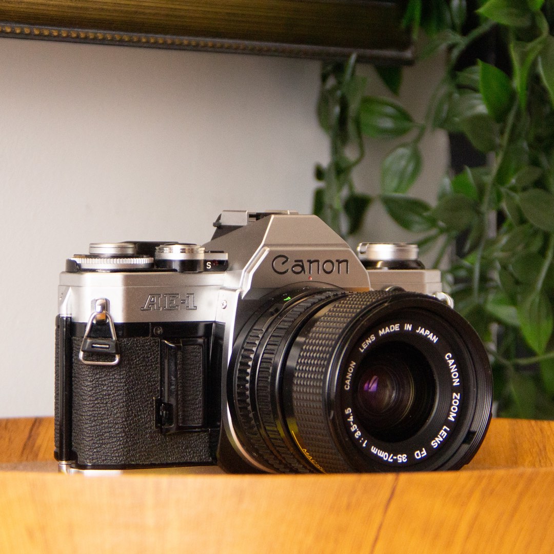 V-N MINT] Canon AE1 SLR 35mm film camera + 35-70mm f3.5-4.5