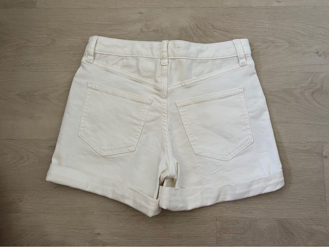 UNIQLO White Denim Stretch Shorts Mailing Only