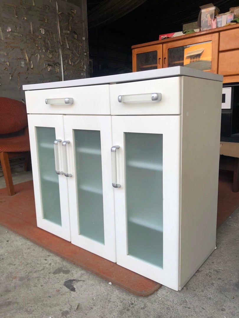 White lateral kitchen on Carousell