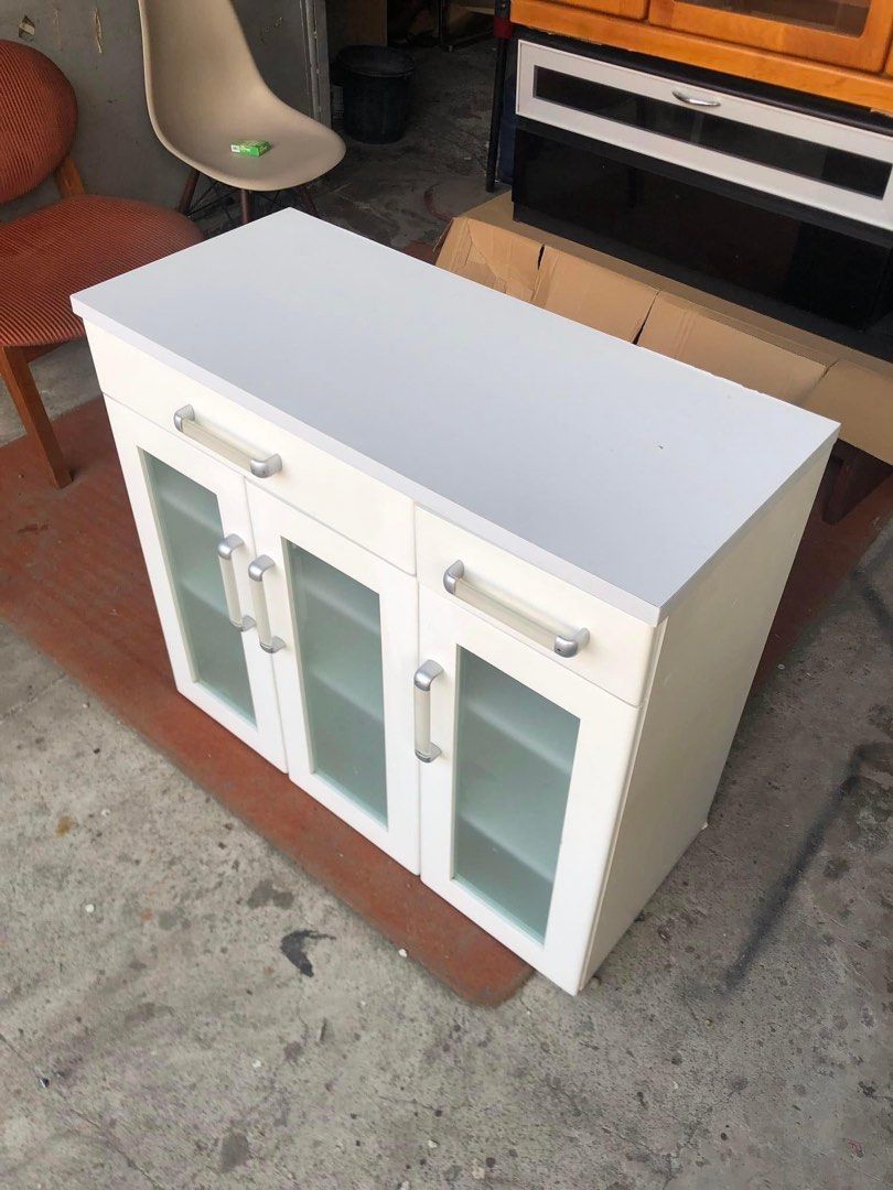 White lateral kitchen on Carousell