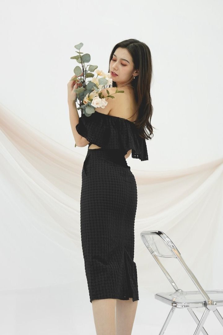 White midi off on sale the shoulder dress