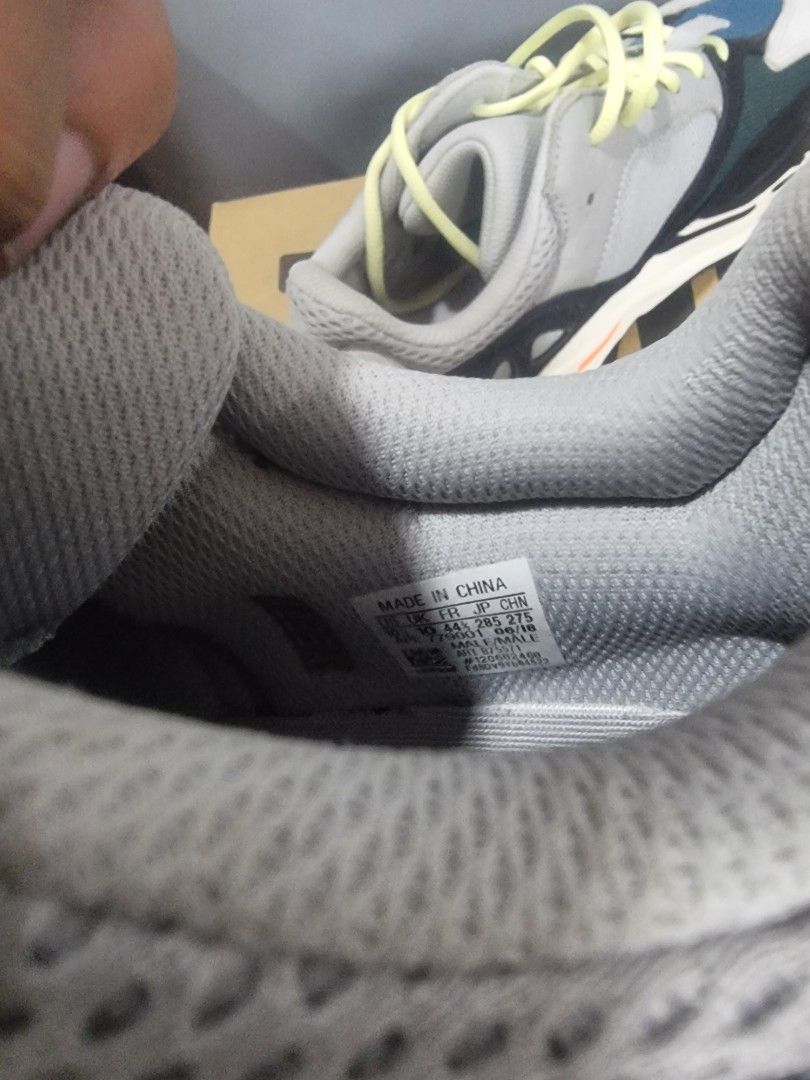 yeezy 700 waverunner price