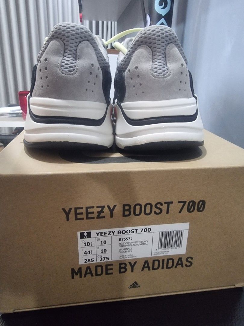 yeezy 700 waverunner price