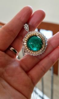 25.1-CT EMERALD CABOCHON DIAMOND PENDANT NECKLACE IN 18K SOLID WHITE YELLOW GOLD - UGL CERTIFIED
