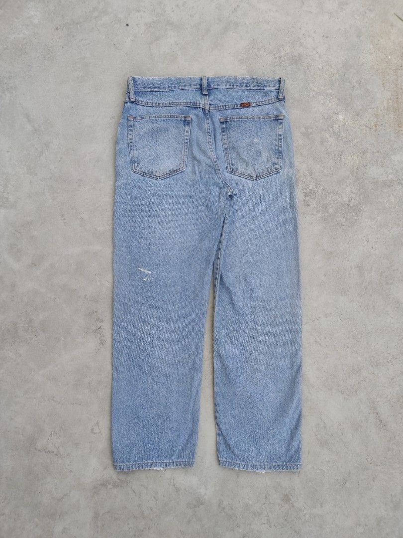 90s Rustler Fade Denim Pants 32 (Category: Jeans) located in Angeles City. Submitted by ragstofade (Listing ID 1236547701, Image 3). Description: Size 32-33 Inseam 26 inch Length 38 inch Hem 8 inch.