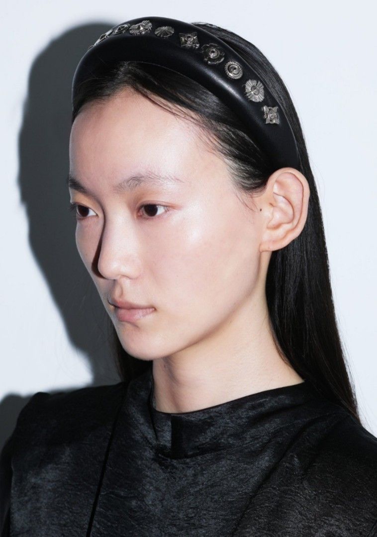 TOGA ARCHIVES LEATHER HEADBAND カチューシャ TOGA ARCHIVES LEATHER HEADBAND 1 カチューシャ
