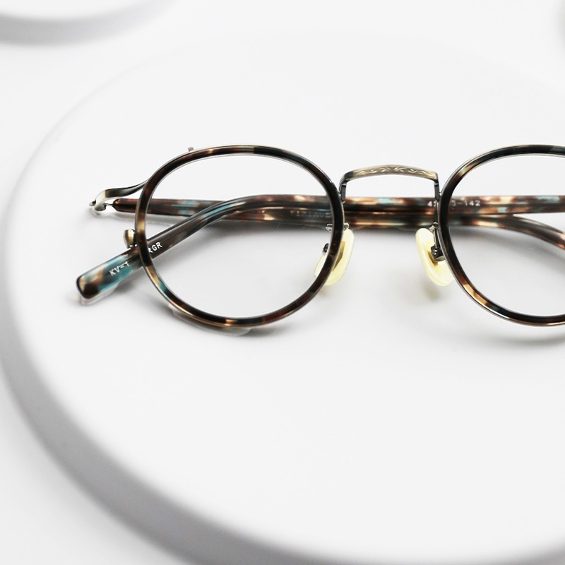 金子眼鏡KV119 BRGR SIZE: 42-23-142, 男裝, 手錶及配件, 眼鏡