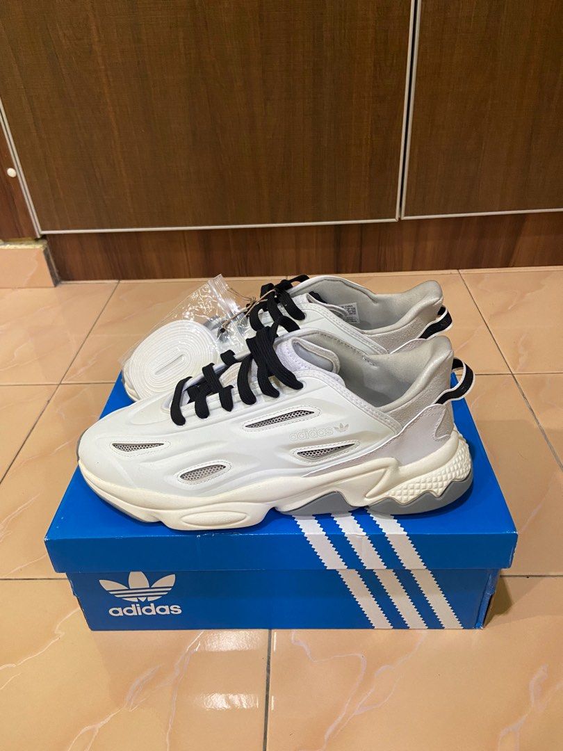 Adidas Ozweego Celox, Men's Fashion, Footwear, Sneakers on Carousell