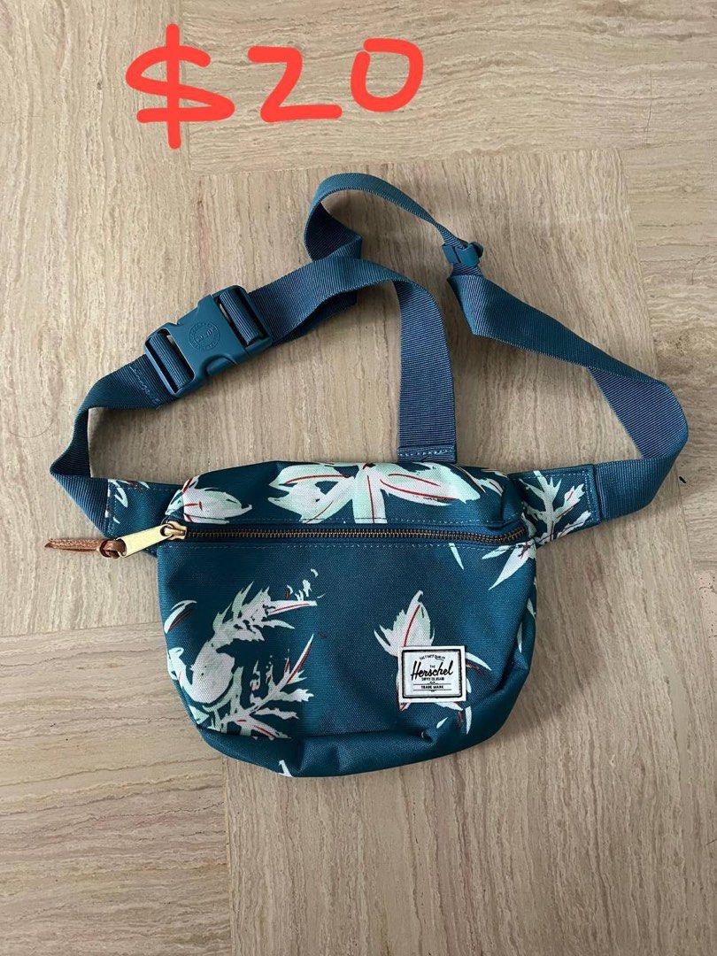 Assorted Bag (Category: Sling Bags) located in Singapore. Submitted by possiblebargain_ (Listing ID 1236470113, Image 2). Description: Assorted sling bag from $10! PM for price. Can nego .
