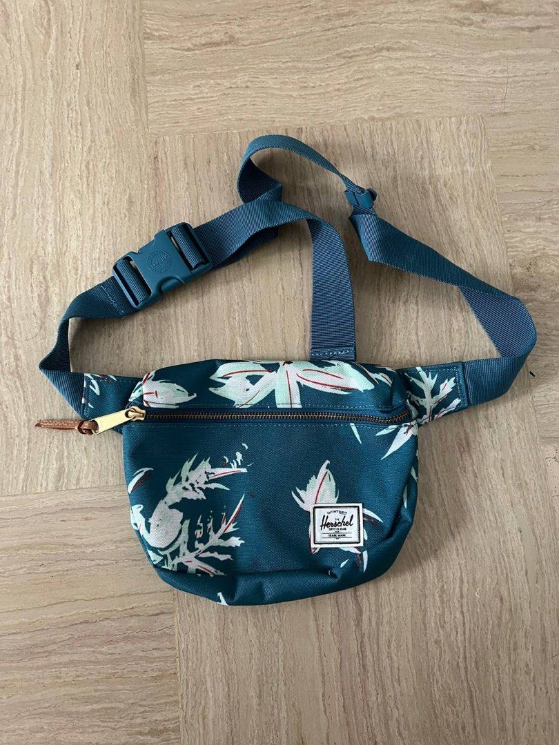 Assorted Bag (Category: Sling Bags) located in Singapore. Submitted by possiblebargain_ (Listing ID 1236470113, Image 8). Description: Assorted sling bag from $10! PM for price. Can nego .