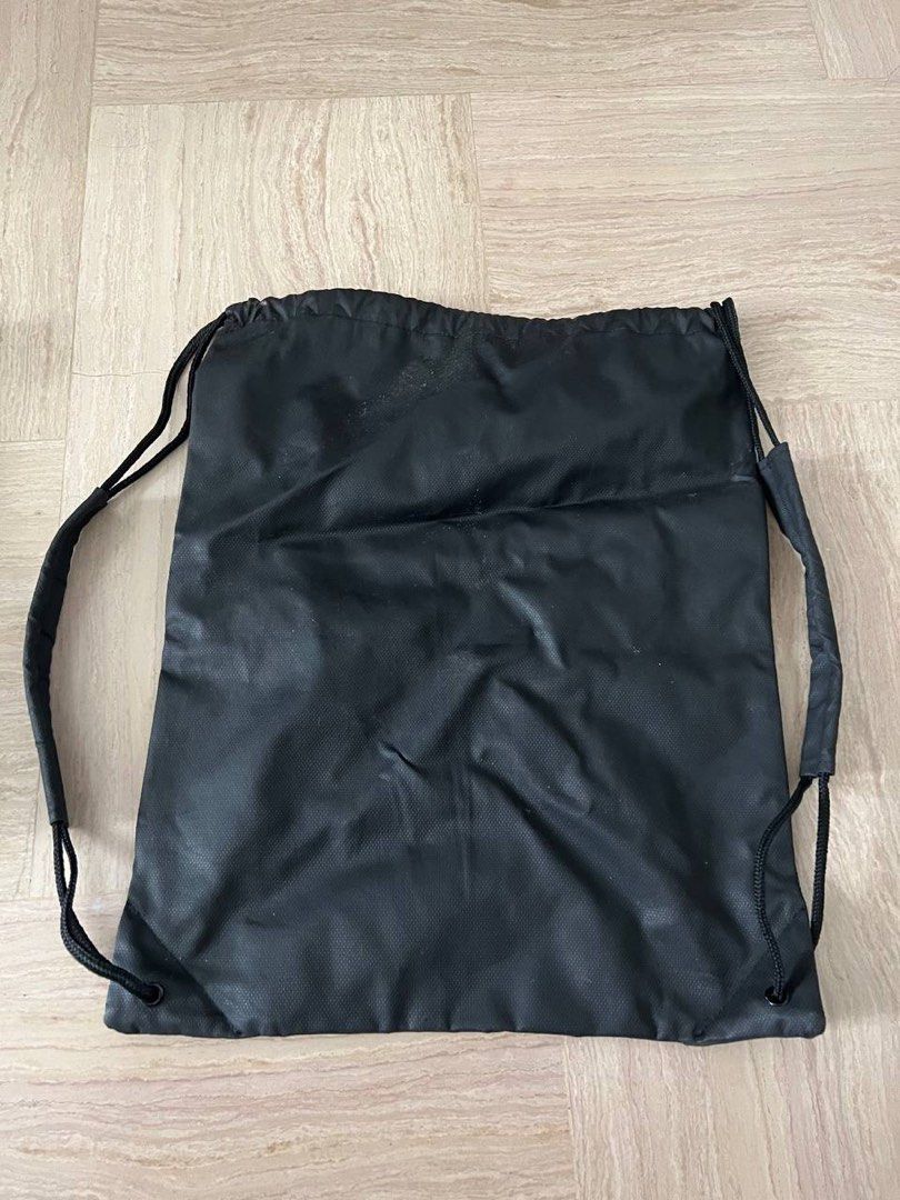 Assorted Bag (Category: Sling Bags) located in Singapore. Submitted by possiblebargain_ (Listing ID 1236470113, Image 9). Description: Assorted sling bag from $10! PM for price. Can nego .