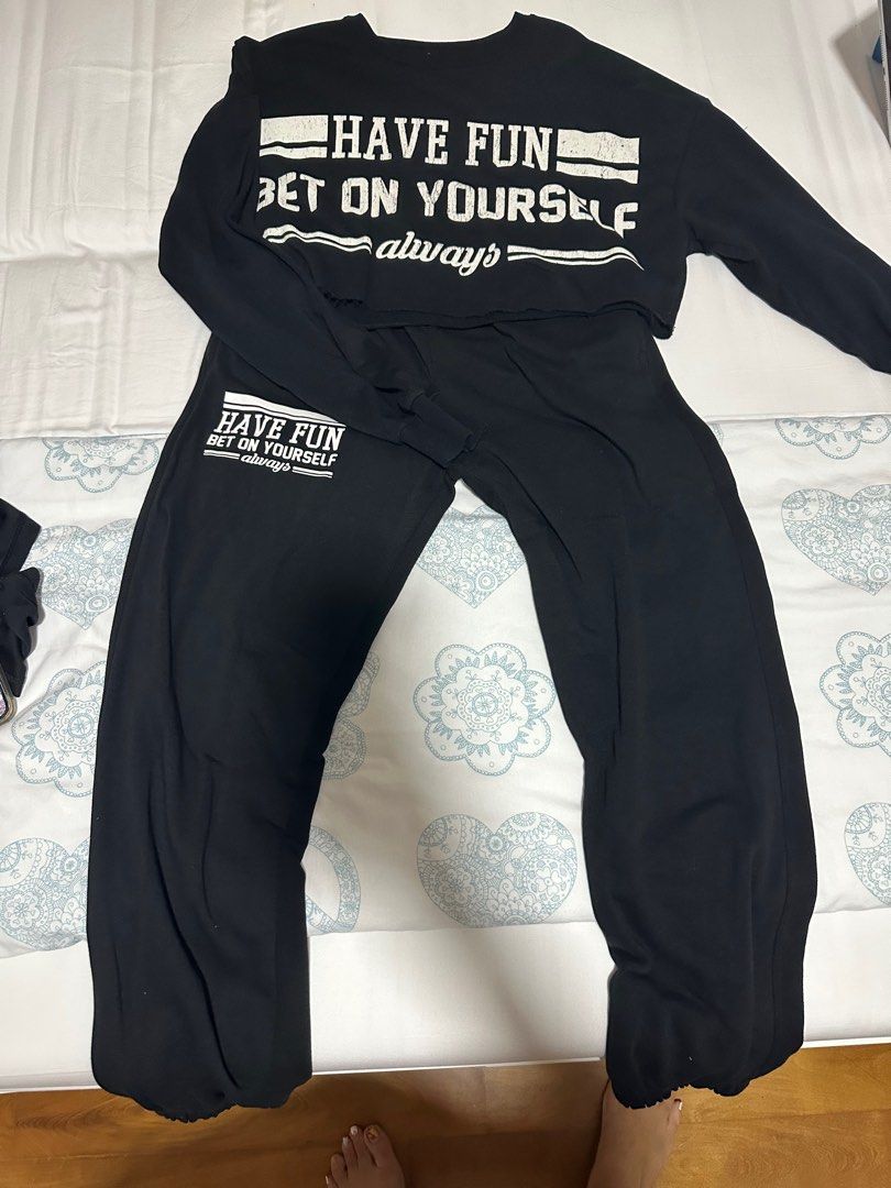 Bershka outlet jogging set