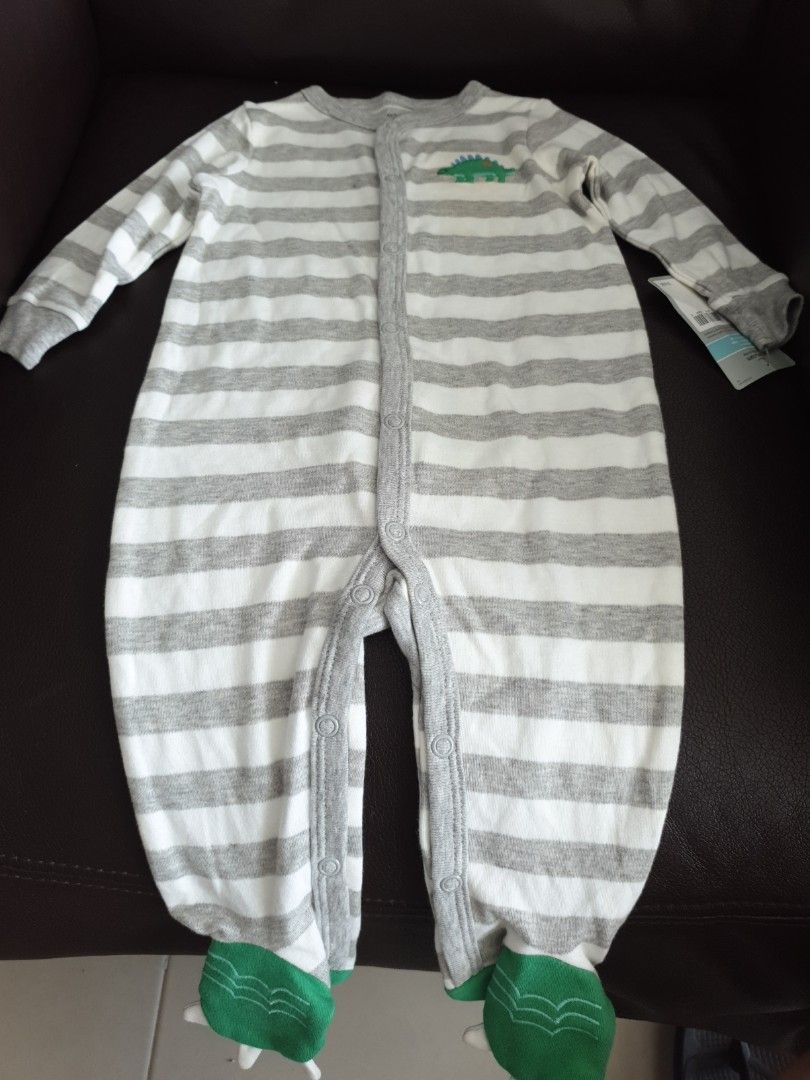 Carters Romper (Category: Babies & Kids Fashion) located in Singapore. Submitted by vmv888 (Listing ID 1236472457, Image 2). Description: Carter's Romper $10 each.