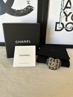 Chanel B22 Heart Tweed Brooch (2022 Limited       Edition)
