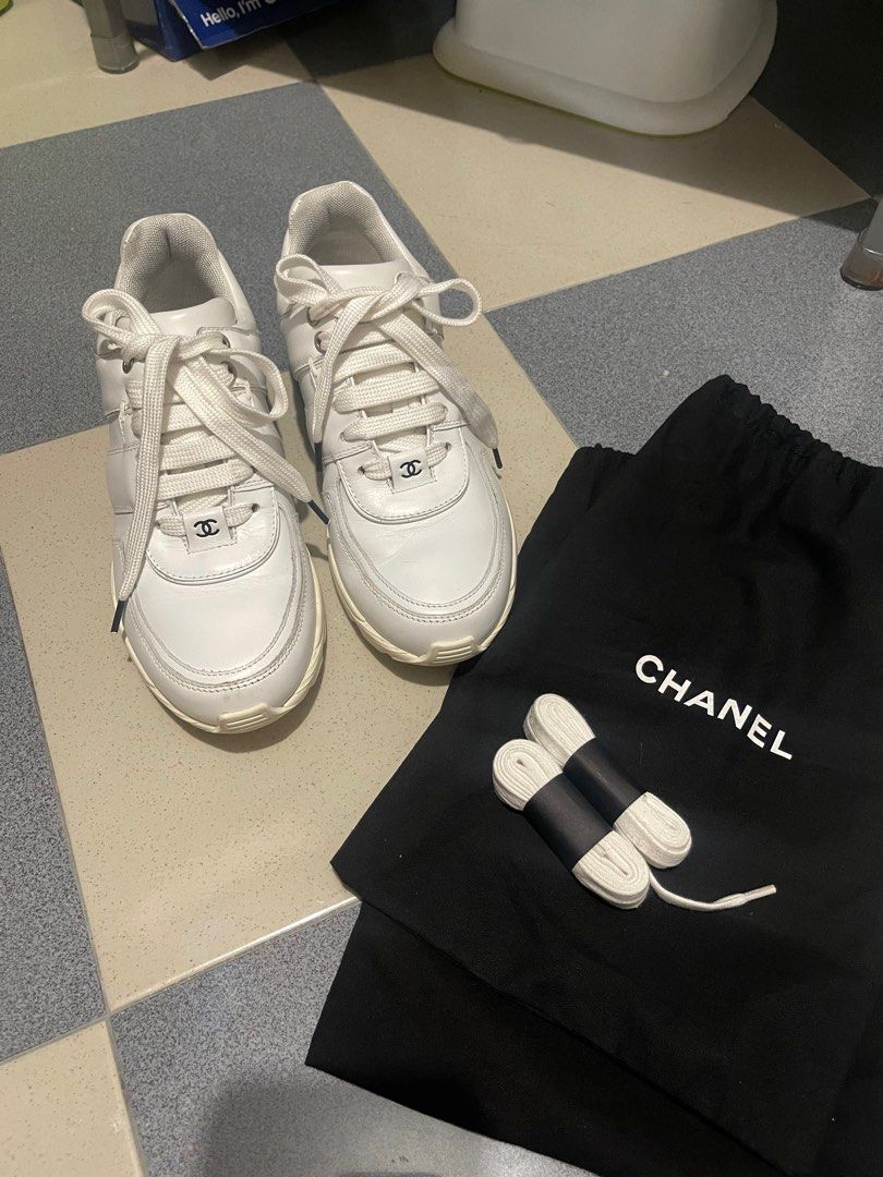 Chanel basket deals blanche