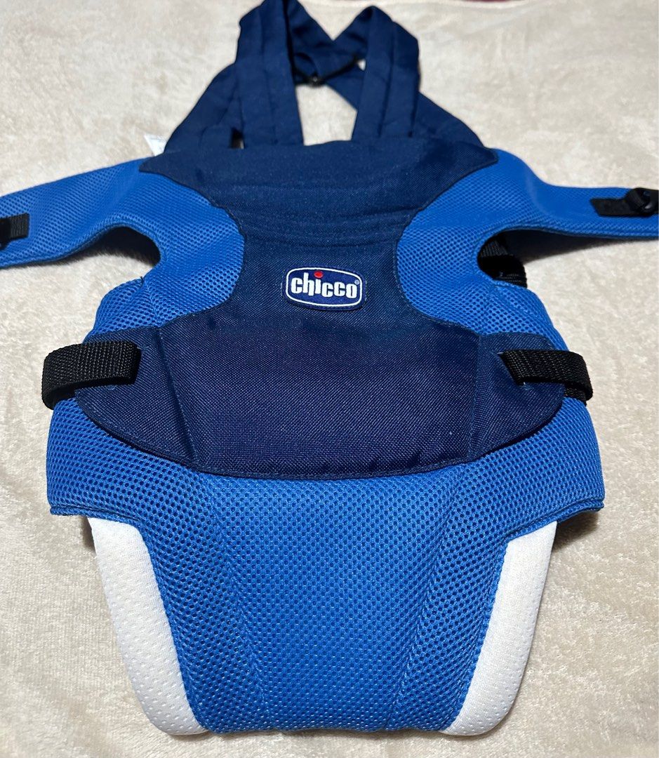Chicco GO Baby Carrier (Category: Carriers & Slings) located in Cebu City. Submitted by evicky (Listing ID 1236438238, Image 1). Description: Chicco GO Baby Carrier Good as new Only used 2-3 times in the house .