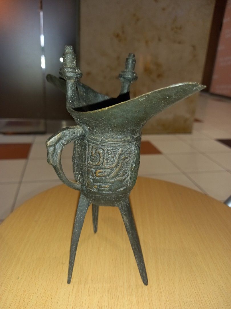 【骨董】中国古銅　酒器 青銅器 三足 爵杯 酒器 中国美術 古玩 骨董 - メルカリ
