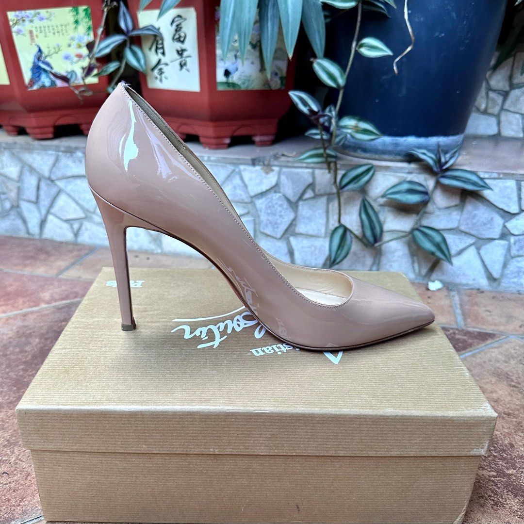 Louboutin shop pigalle nude