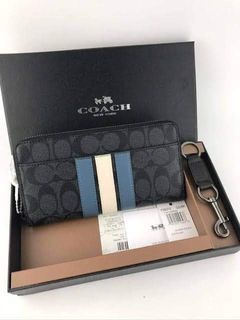 Coach Long Wallet in Signature Canvas with Keyfob