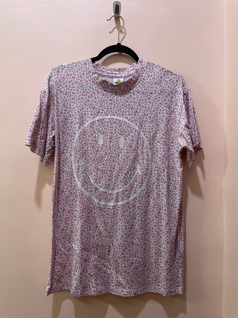COTTON ON “Smiley” Oversized Boyfriend Tee on Carousell
