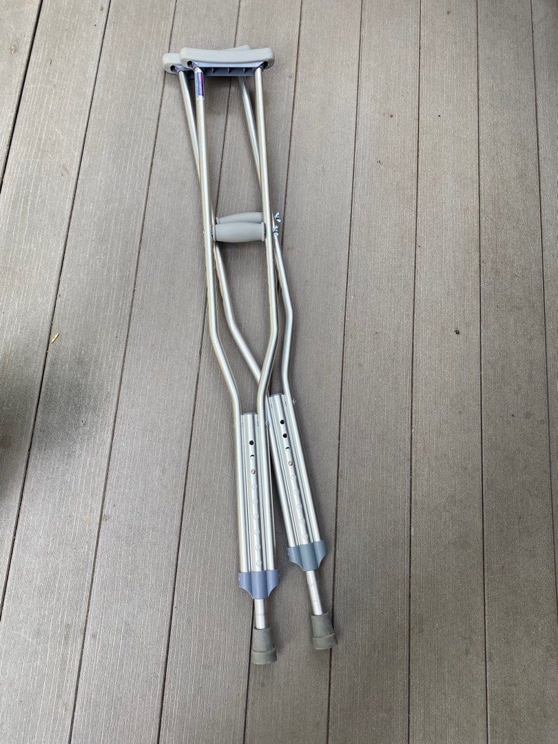 Crutches and Walker boot for adult, Health & Nutrition, Medical