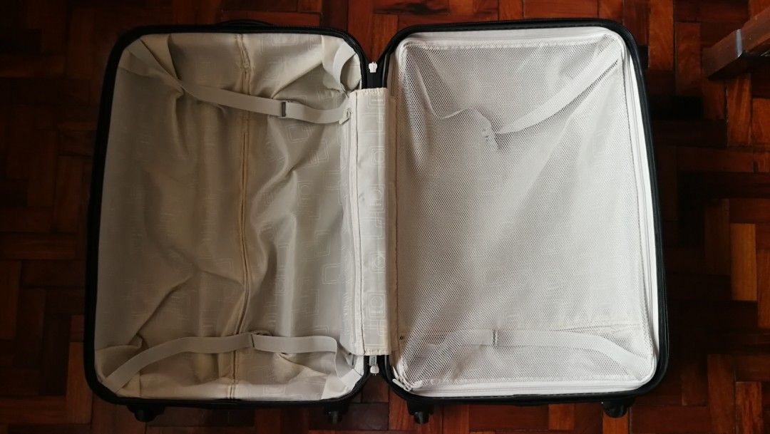 Delsey Preference Enigma Luggage Hobbies Toys Travel Luggage On