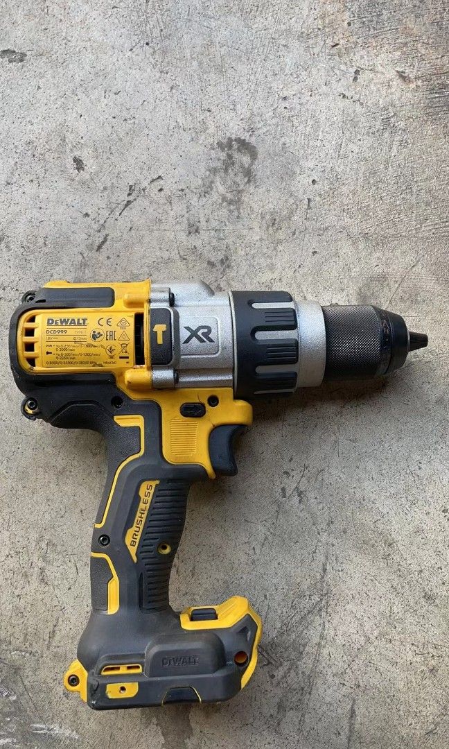 Dewalt dcd999 hot sale vs dcd996