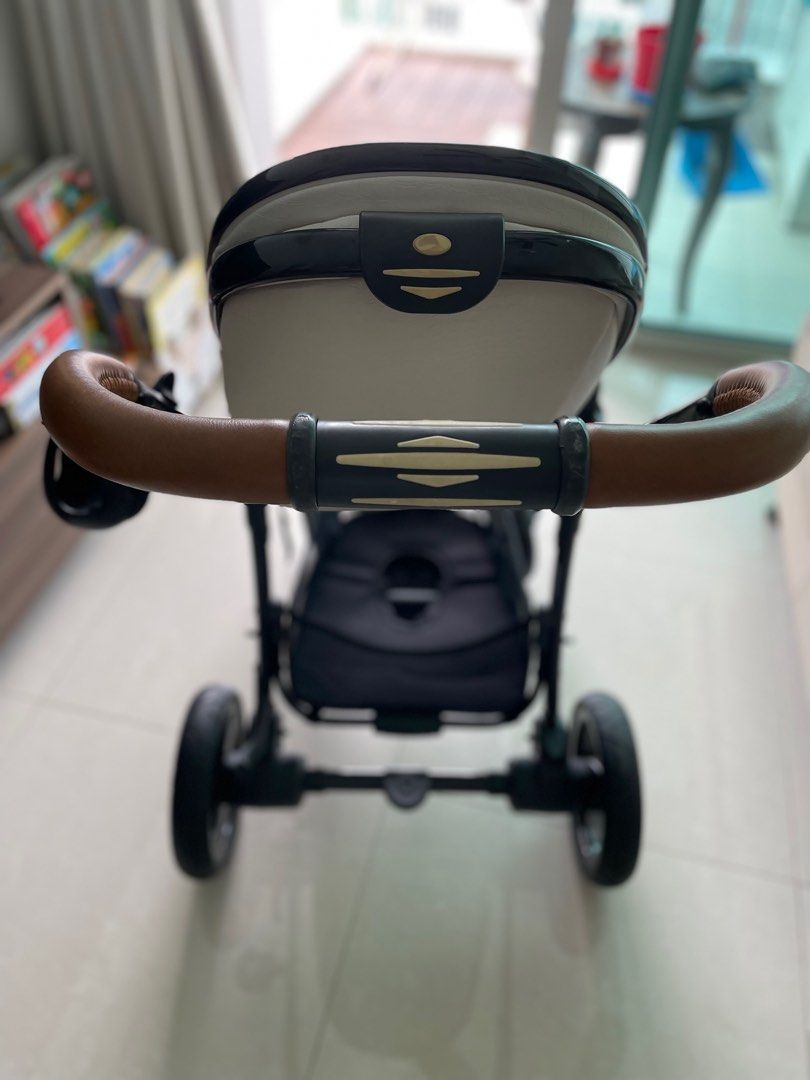 Egg stroller hotsell preloved