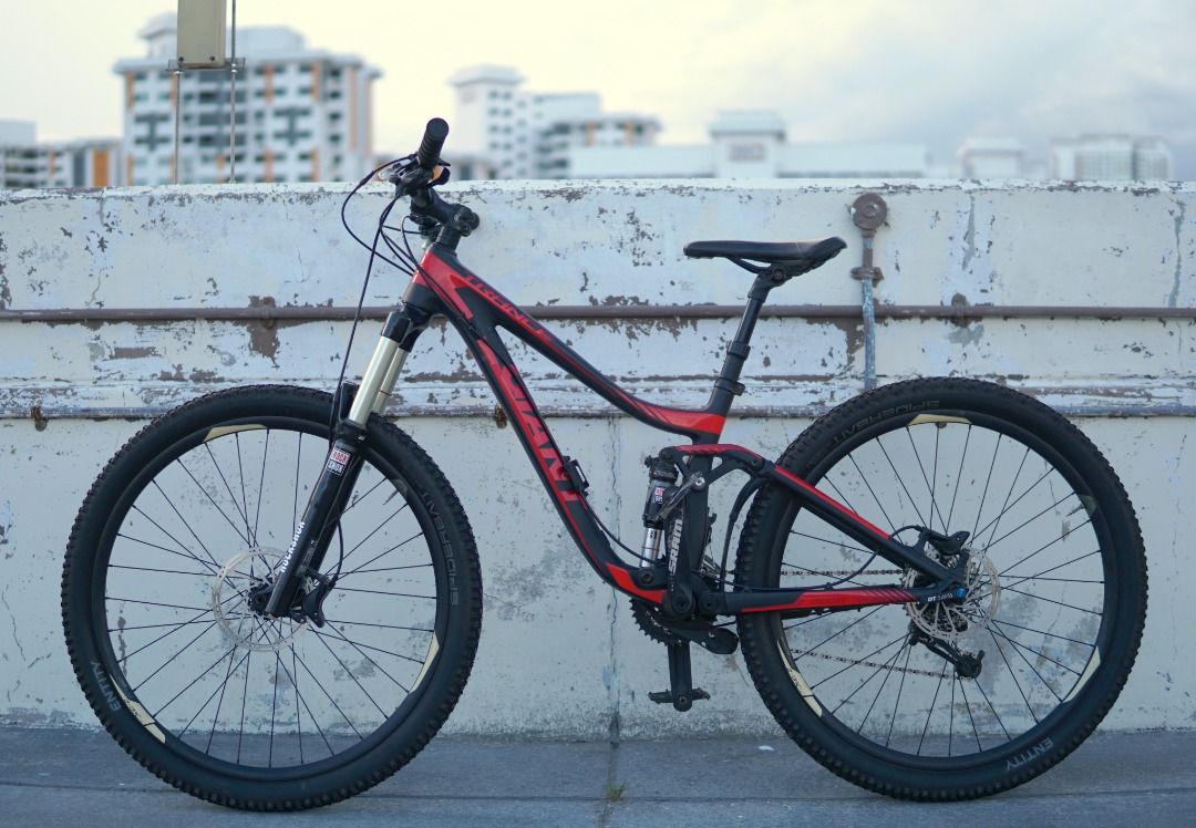 Giant trance deals 2 red