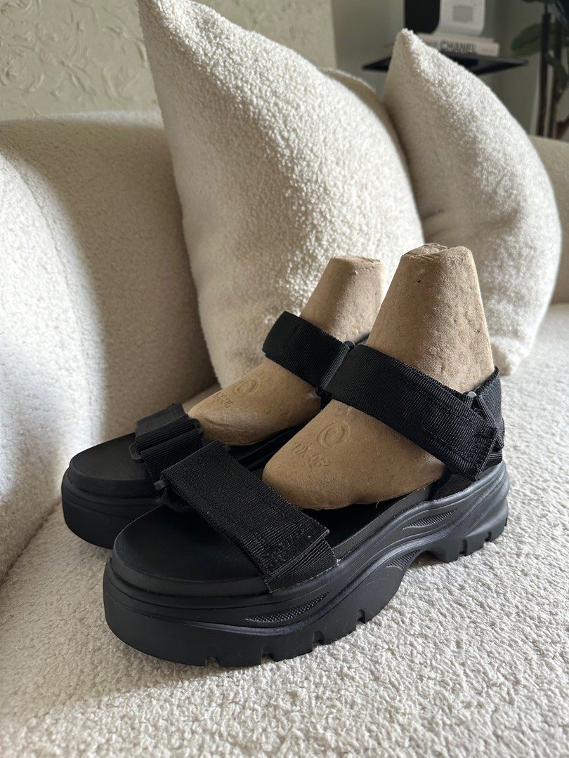 Riddle platform sandal top