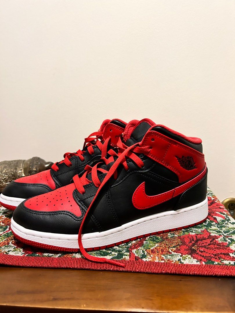 Air jordan 1 hotsell mid se grade school