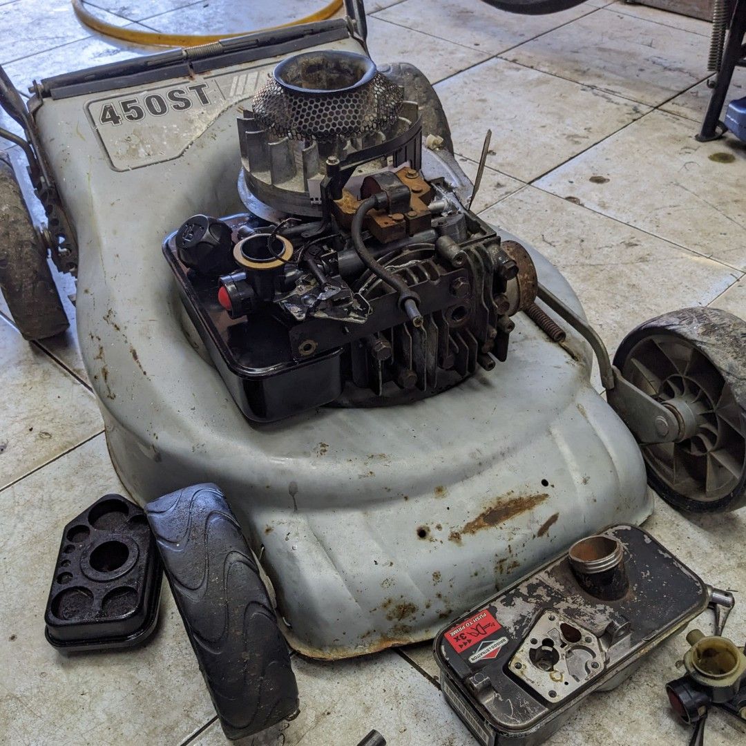 Masport carburetor outlet