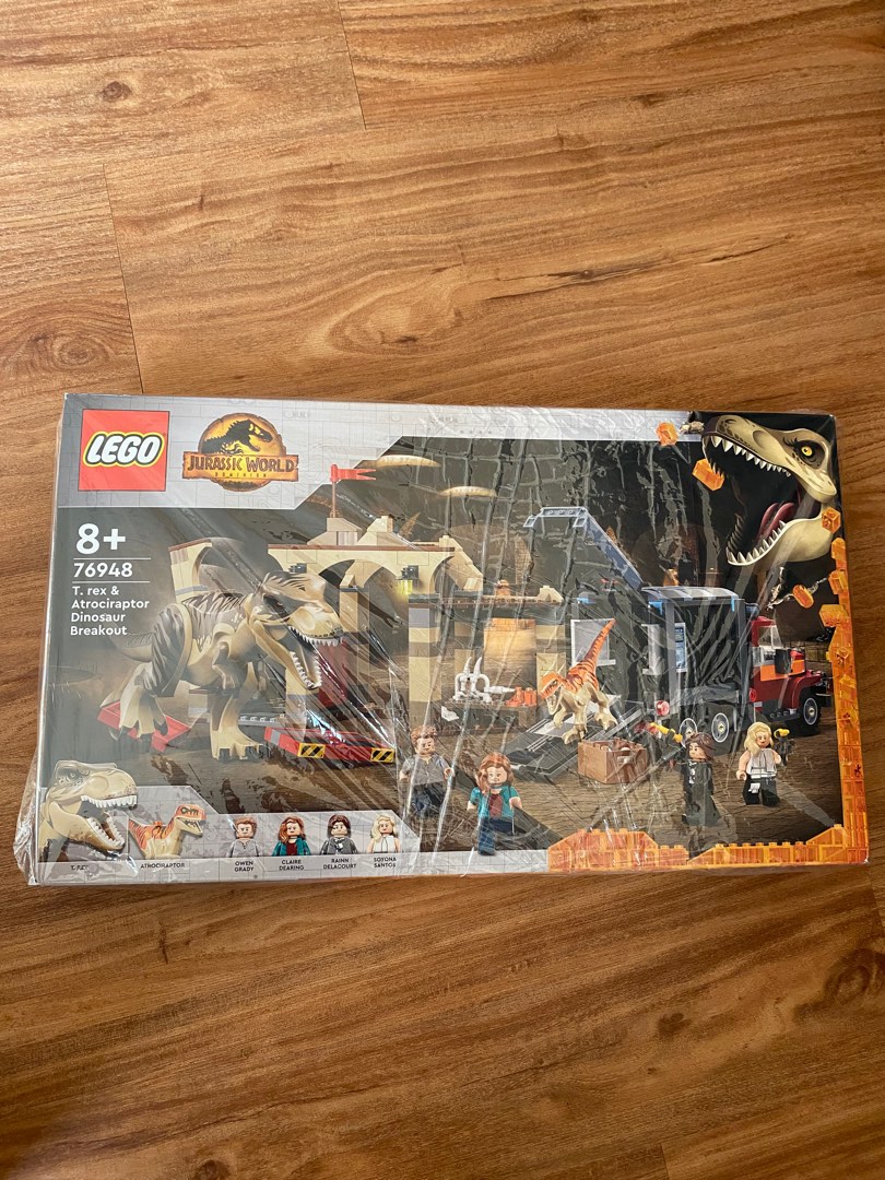 LEGO 76948 (T-Rex & Atrociraptor Dinosaur Breakout), Hobbies & Toys ...