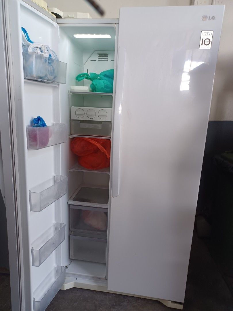 LG double door fridge good condition, TV & Home Appliances, Kitchen