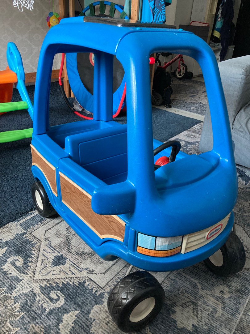 Little Tikes coop station wagon two doors car