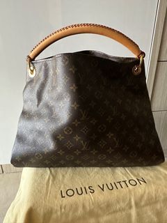 Kocca purse  Purses, Leather pouch, Louis vuitton artsy mm