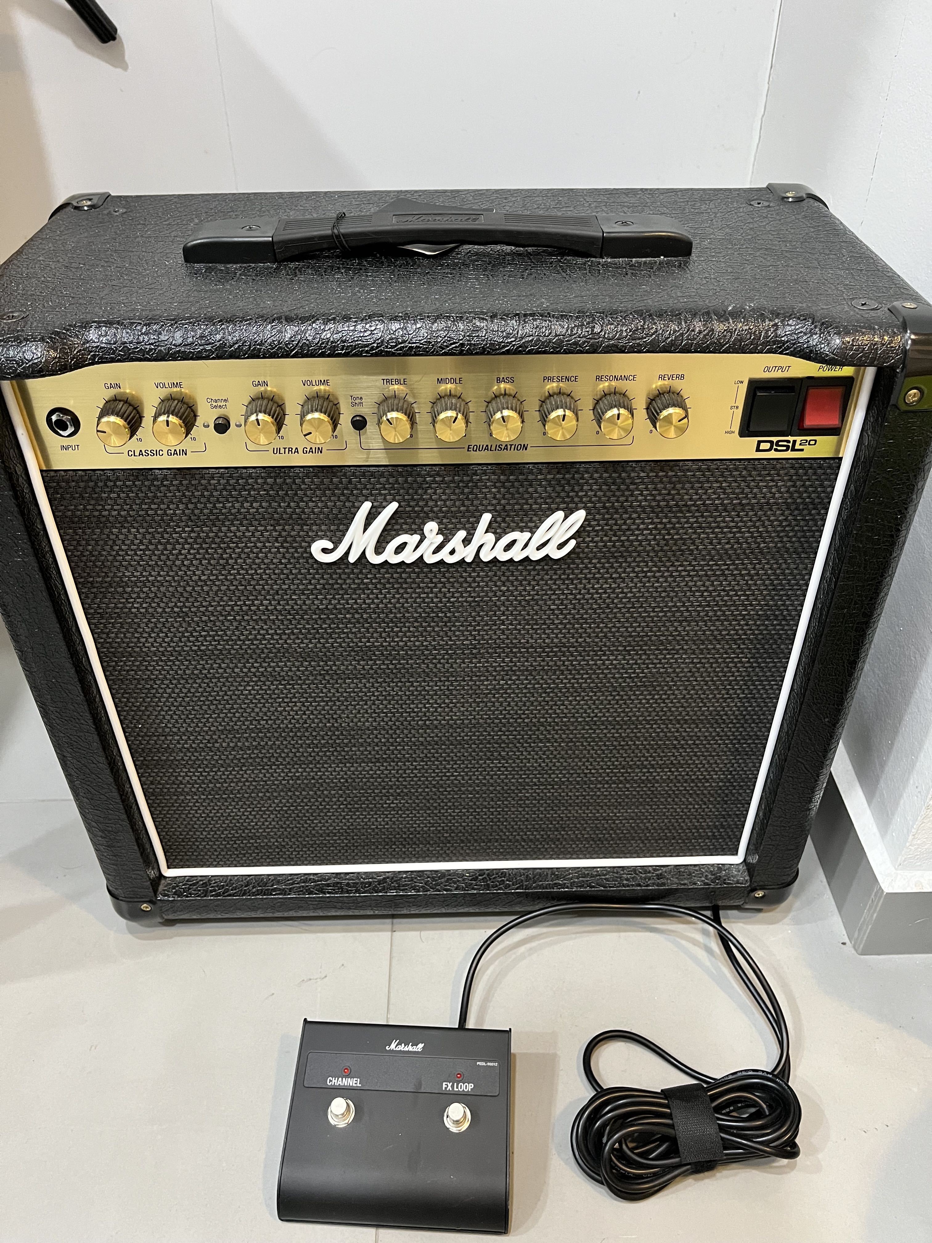 Marshall DSL20CR 20W Dual Channel Tube Guitar Combo Amplifier, Hobbies   Toys, Music  Media, Music Accessories on Carousell