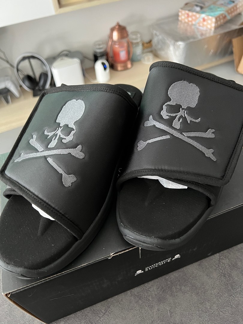 Mastermind outlet japan sandals