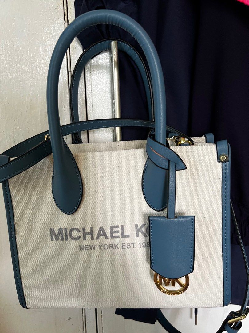 mk mirella (Category: Luxury Bags & Wallets) located in Mandaluyong City. Submitted by iampitch (Listing ID 1236469023, Image 2). Description: too grade mk mirella bag looks original, hindi pa po nagagamit maliit for me need ko mas malaki very nice in actual po ito nabili ko po ng 1500 selling for 1300 na lang po para yung malaki ang bibilin ko .