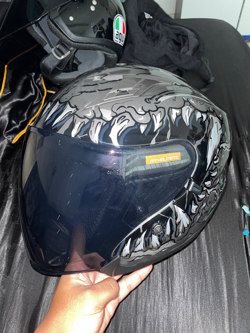 Mt Helmet Kraken Ltd Edition, Motorcycles, Motorcycle Apparel on Carousell