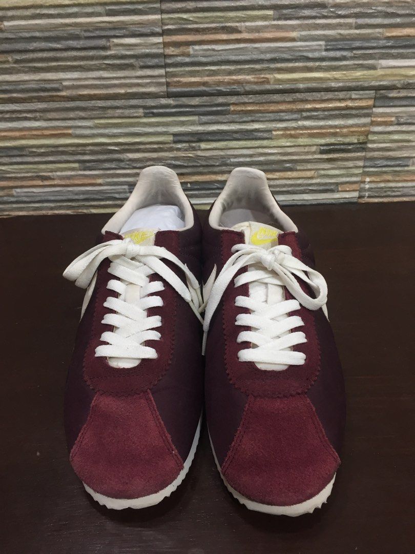 Nike cortez online maroon and white