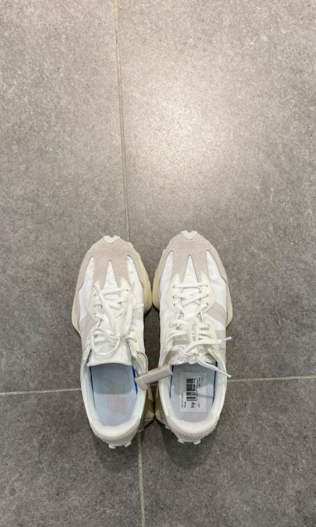 New balance 617 yellow top