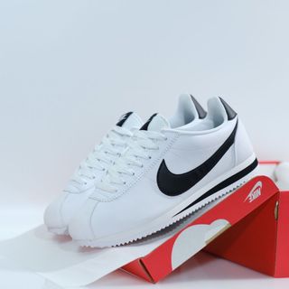 (Kategori: ) berada di . Dikirim oleh hishersneakers (ID iklan 1236446014, Gambar 1). Deskripsi: .