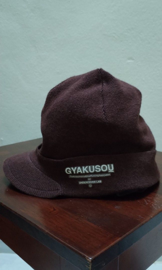 gyakusou nike hat