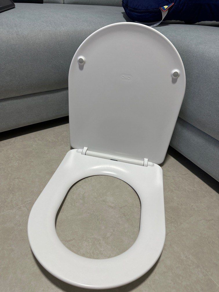 Otto Toilet Seat Cover with soft closing, Furniture & Home Living